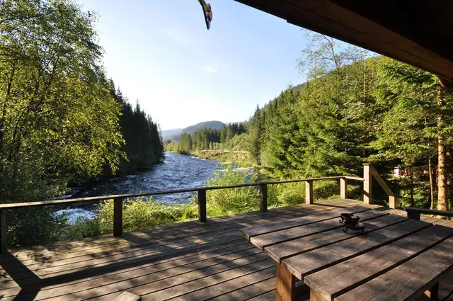 Terrasse med utsikt over Gaula